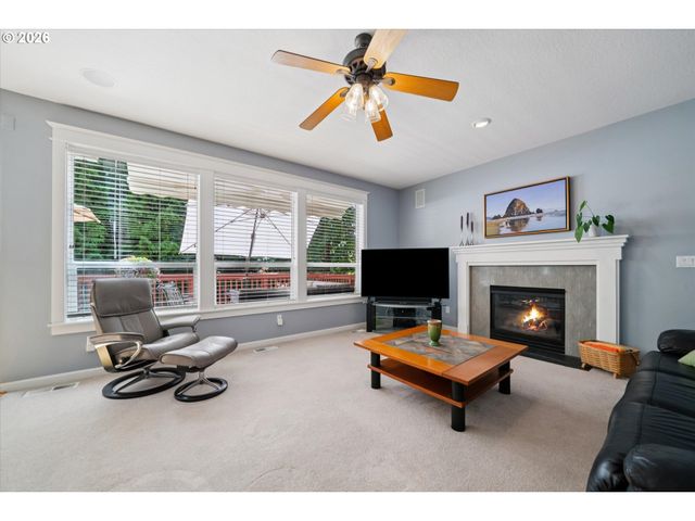23060 BLAND Cir, West Linn, OR 97068