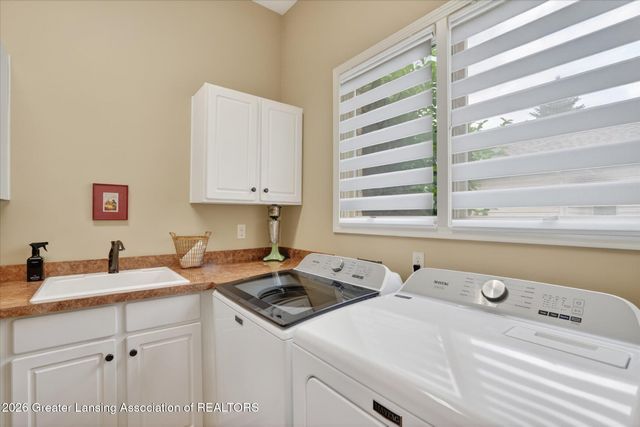 505 W Spring Meadows Lane, Dewitt, MI 48820