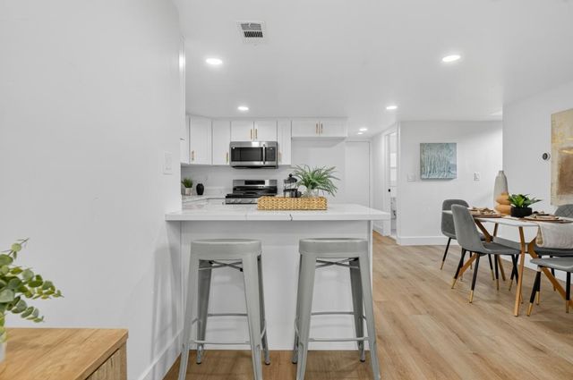 1418 23rd St, Sacramento, CA 95816