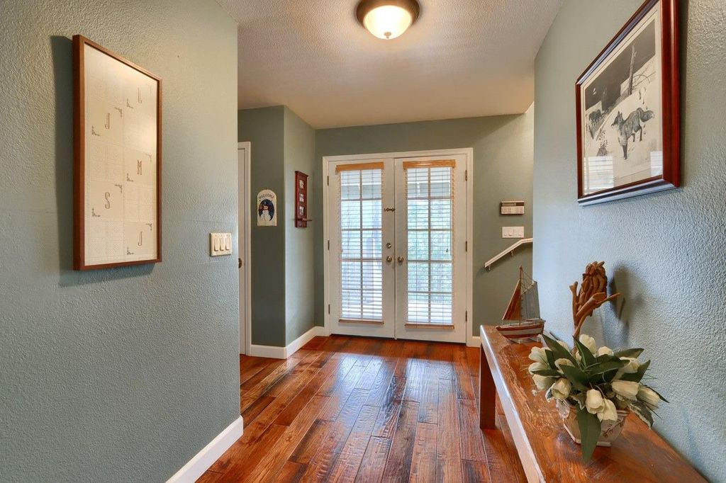 Image 10 of property listing at 36328 Finegold Creek Drive, North Fork, CA 93643