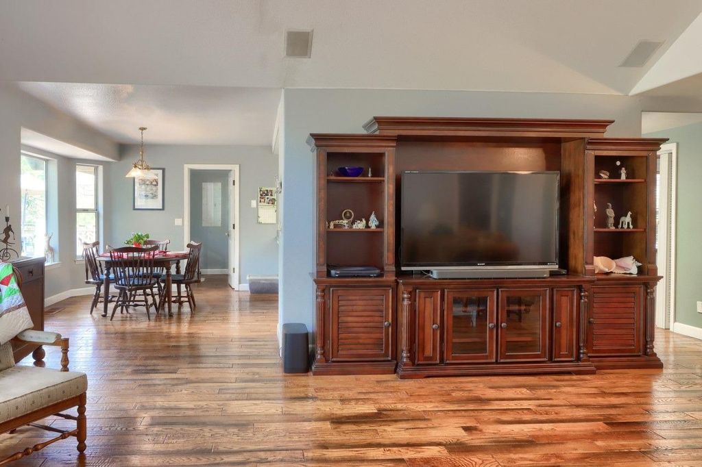 Image 15 of property listing at 36328 Finegold Creek Drive, North Fork, CA 93643