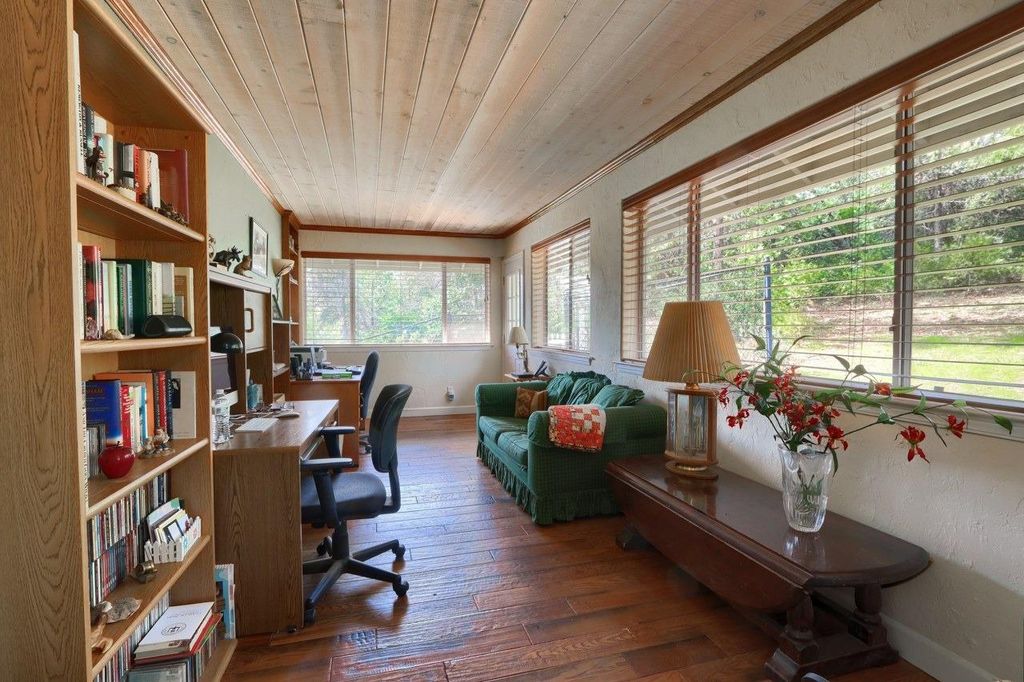 Image 17 of property listing at 36328 Finegold Creek Drive, North Fork, CA 93643