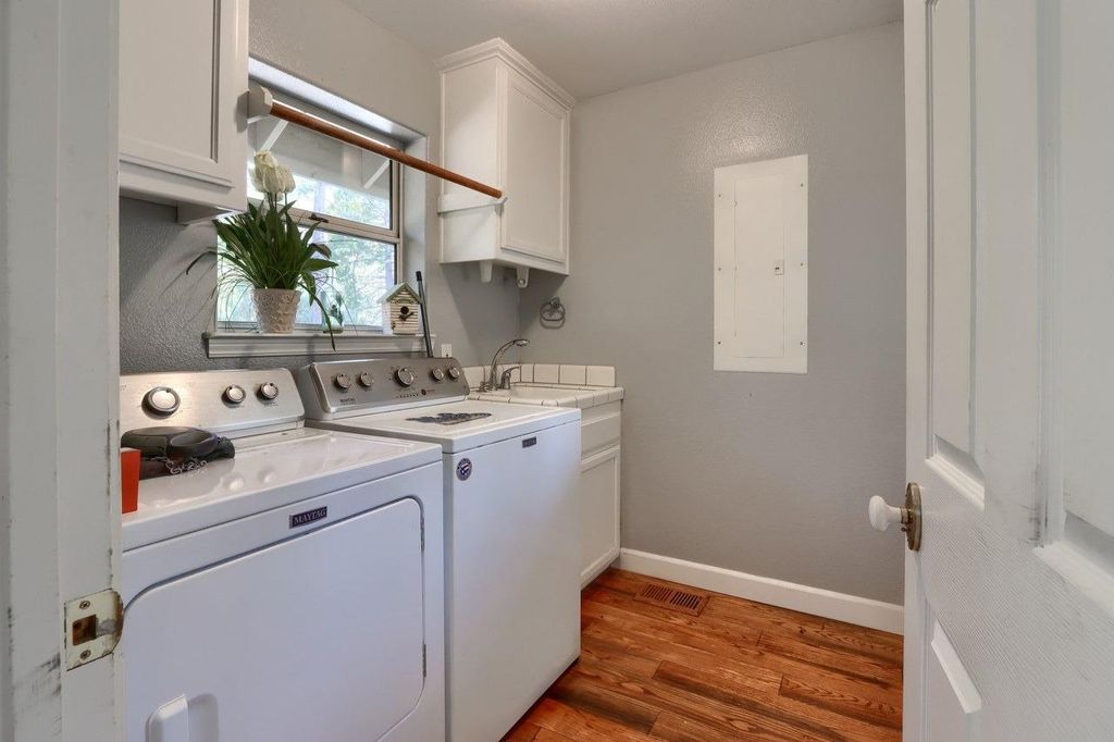 Image 28 of property listing at 36328 Finegold Creek Drive, North Fork, CA 93643