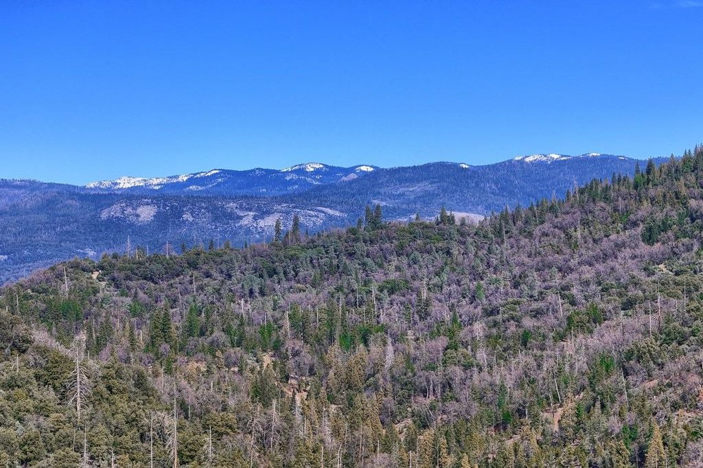 Image 6 of property listing at 36328 Finegold Creek Drive, North Fork, CA 93643