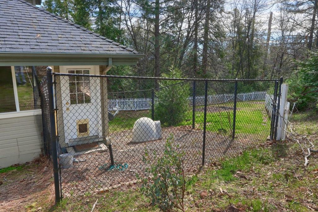 Image 62 of property listing at 36328 Finegold Creek Drive, North Fork, CA 93643