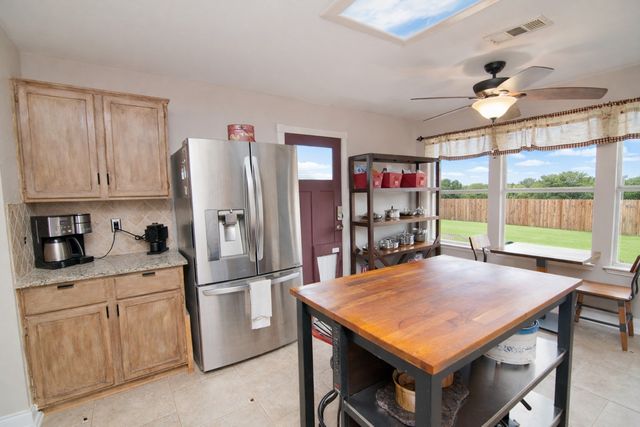 757 Winding Oak Bend, Lake Dallas, TX 75065