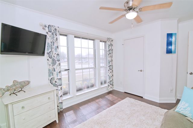 757 Winding Oak Bend, Lake Dallas, TX 75065