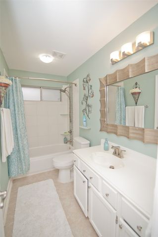 757 Winding Oak Bend, Lake Dallas, TX 75065