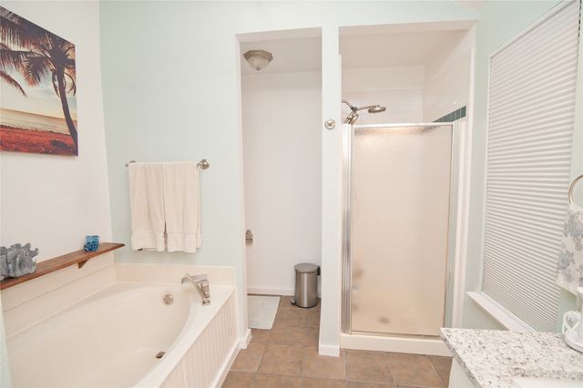 757 Winding Oak Bend, Lake Dallas, TX 75065