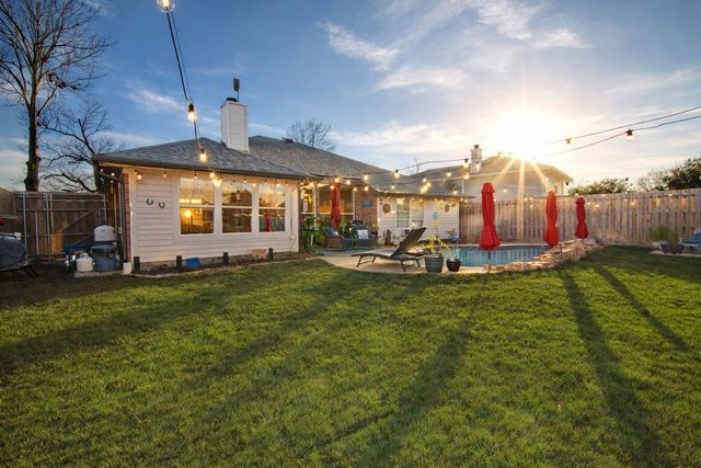 757 Winding Oak Bend, Lake Dallas, TX 75065