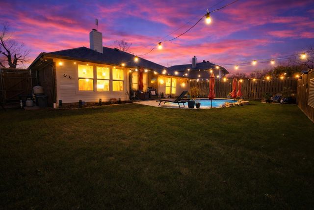 757 Winding Oak Bend, Lake Dallas, TX 75065