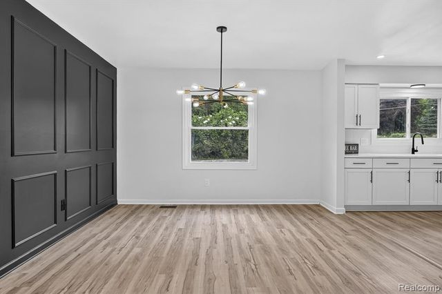16941 Shrewsbury Street, Livonia, MI 48154