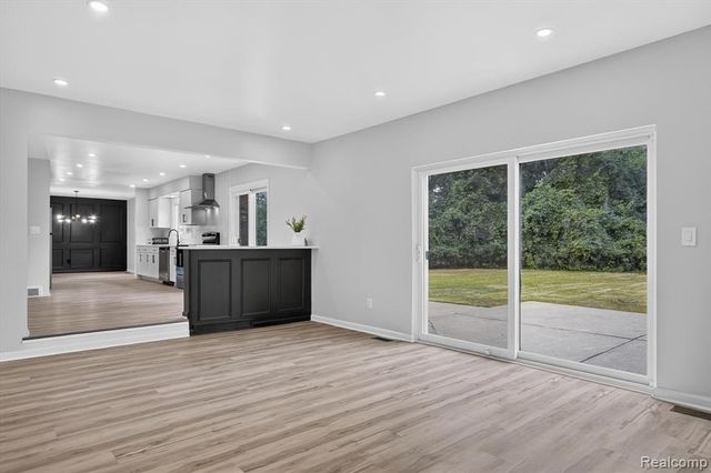 16941 Shrewsbury Street, Livonia, MI 48154