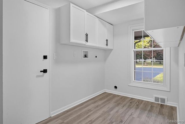 16941 Shrewsbury Street, Livonia, MI 48154