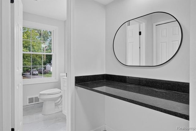 16941 Shrewsbury Street, Livonia, MI 48154