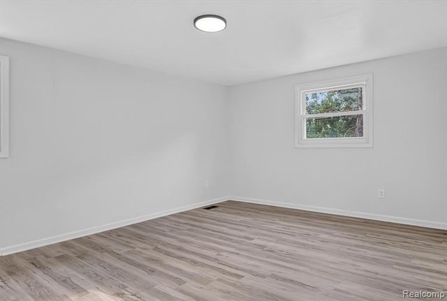 16941 Shrewsbury Street, Livonia, MI 48154