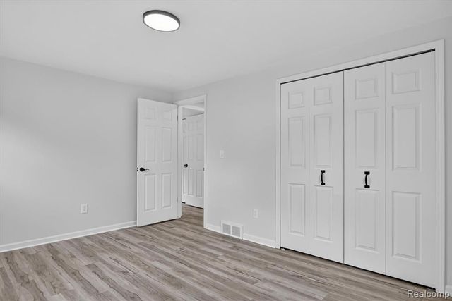 16941 Shrewsbury Street, Livonia, MI 48154