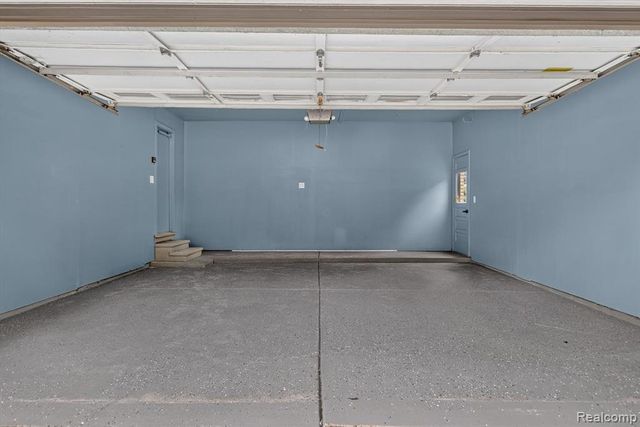 16941 Shrewsbury Street, Livonia, MI 48154