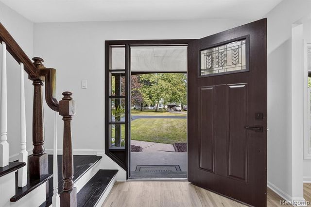 16941 Shrewsbury Street, Livonia, MI 48154
