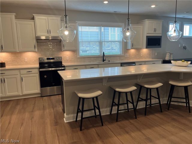 913 Arthur Trail, Aurora, OH 44202