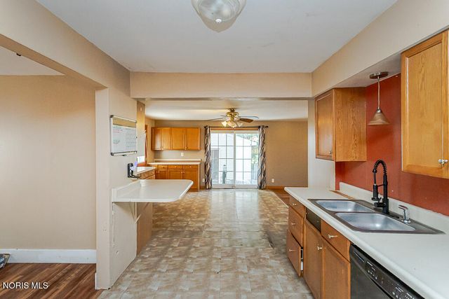 2225 Rood Street, Toledo, OH 43613