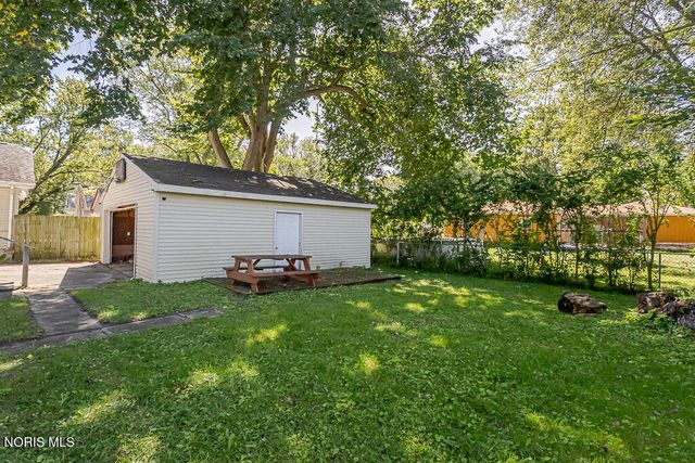 2225 Rood Street, Toledo, OH 43613