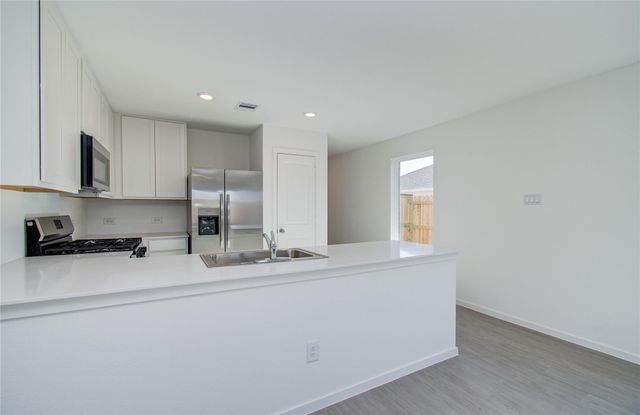 9011 Cape Birdland Drive, Baytown, TX 77521