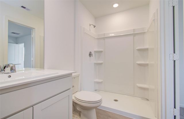 9011 Cape Birdland Drive, Baytown, TX 77521