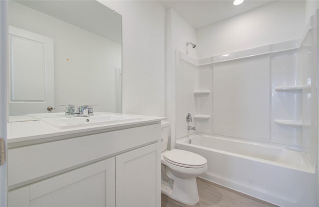 9011 Cape Birdland Drive, Baytown, TX 77521