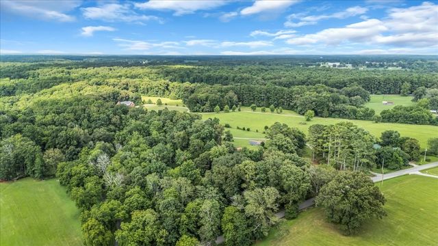 824 Carter Blake Rd, Tullahoma, TN 37388
