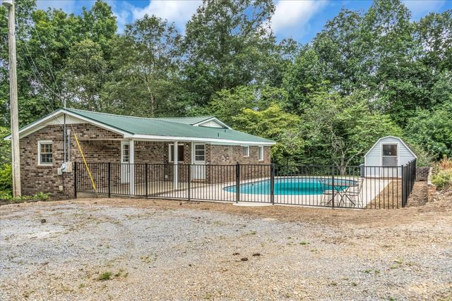824 Carter Blake Rd, Tullahoma, TN 37388
