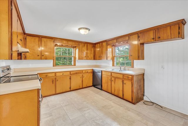 824 Carter Blake Rd, Tullahoma, TN 37388