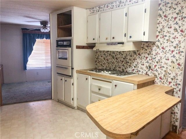 400 E Roberts 99, Bakersfield, CA 93308