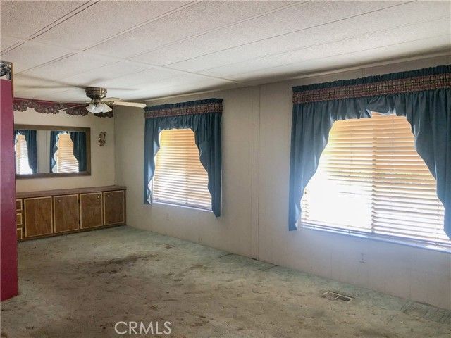 400 E Roberts 99, Bakersfield, CA 93308