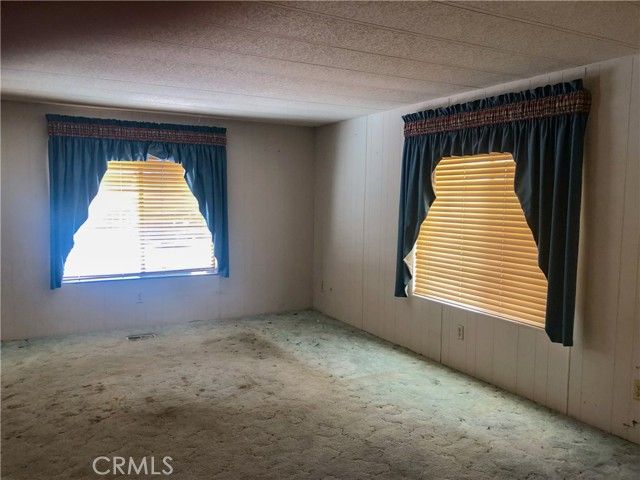 400 E Roberts 99, Bakersfield, CA 93308