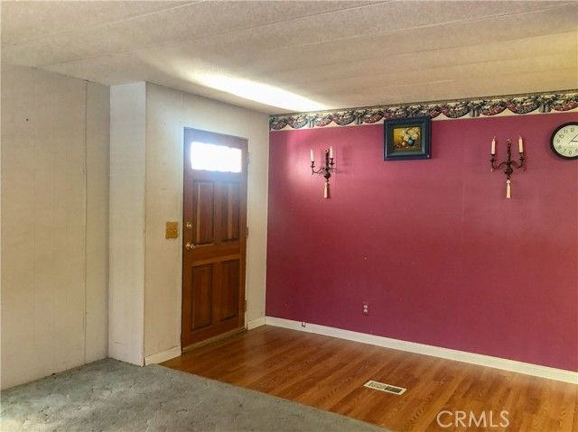 400 E Roberts 99, Bakersfield, CA 93308