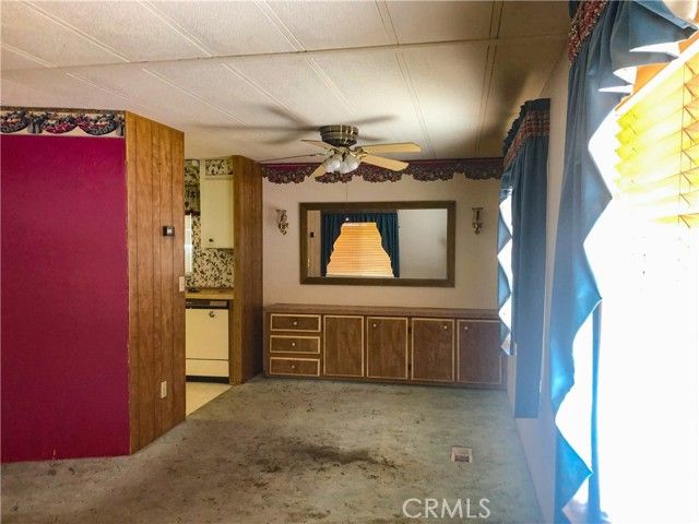 400 E Roberts 99, Bakersfield, CA 93308