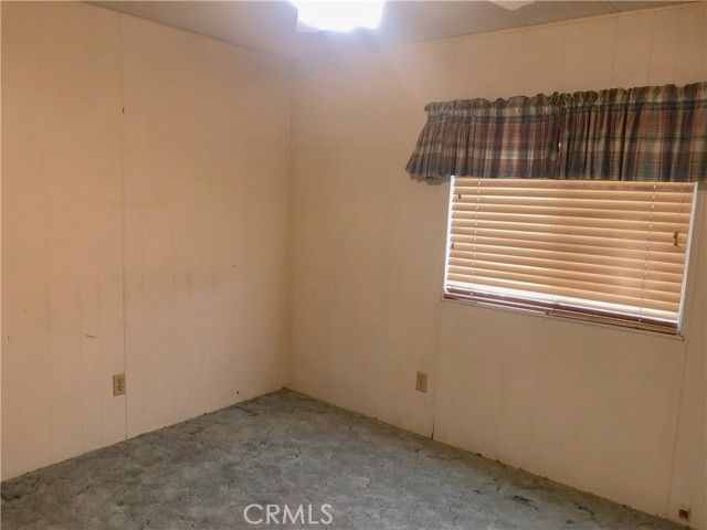 400 E Roberts 99, Bakersfield, CA 93308