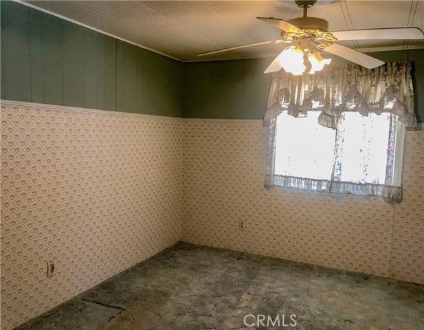 400 E Roberts 99, Bakersfield, CA 93308