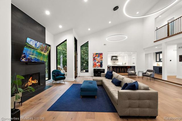 4740 W Wickford, Bloomfield Hills, MI 48302