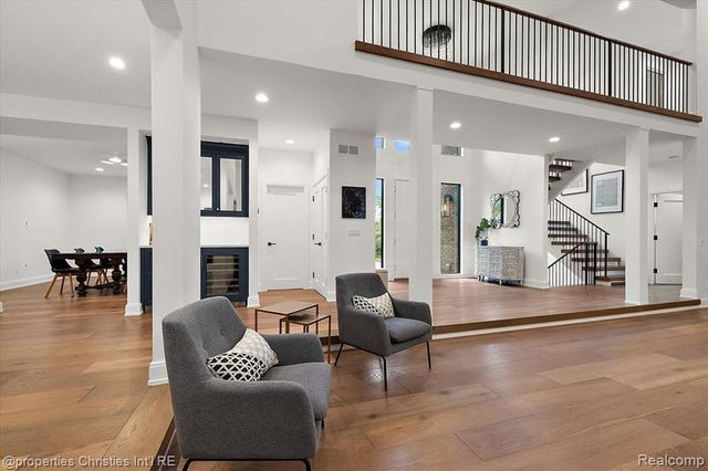 4740 W Wickford, Bloomfield Hills, MI 48302