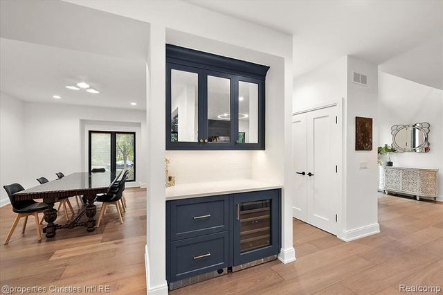 4740 W Wickford, Bloomfield Hills, MI 48302