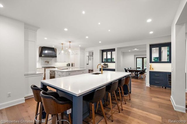 4740 W Wickford, Bloomfield Hills, MI 48302