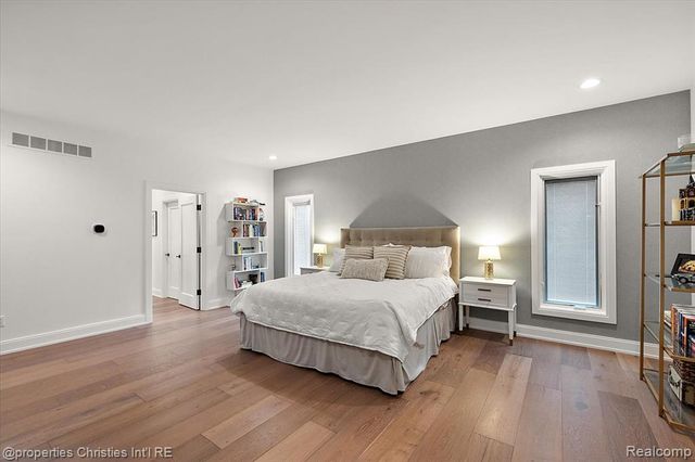 4740 W Wickford, Bloomfield Hills, MI 48302