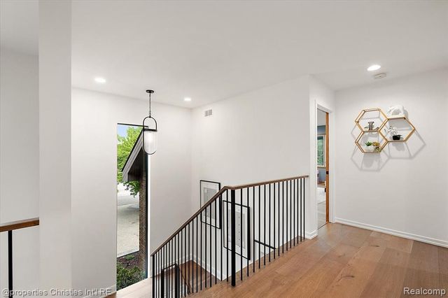 4740 W Wickford, Bloomfield Hills, MI 48302