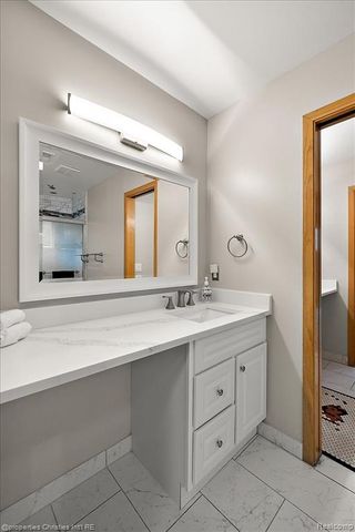 4740 W Wickford, Bloomfield Hills, MI 48302