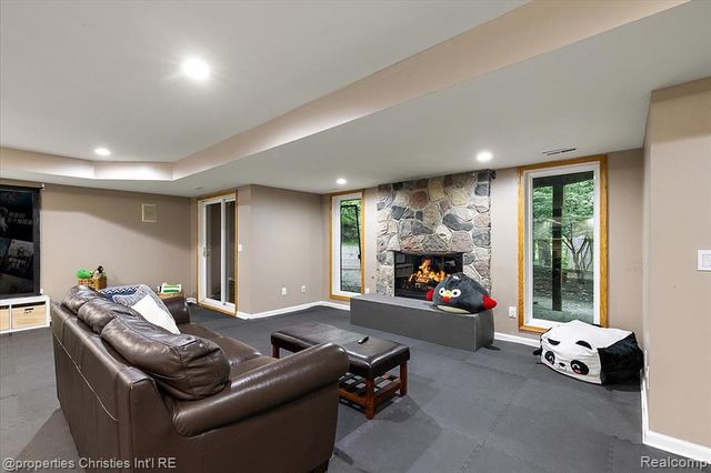 4740 W Wickford, Bloomfield Hills, MI 48302