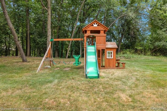 4740 W Wickford, Bloomfield Hills, MI 48302