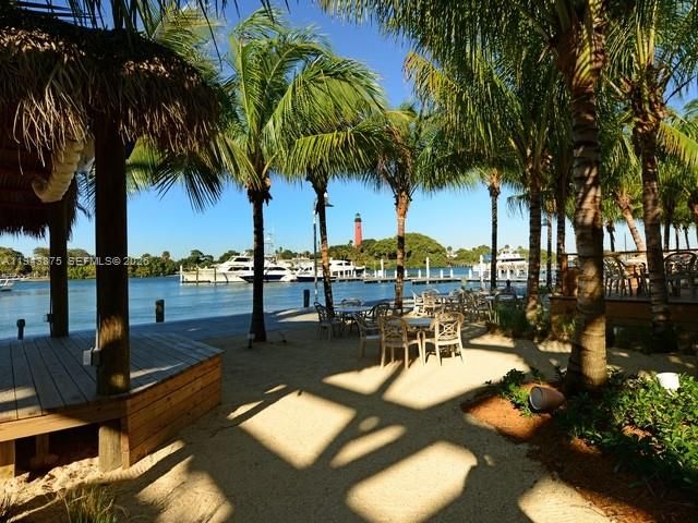 18011 N Highway A1A, Jupiter, FL 33477