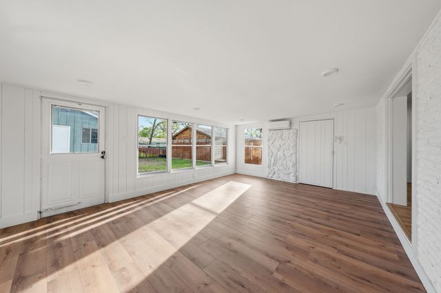 1710 E Tucker Boulevard, Arlington, TX 76010